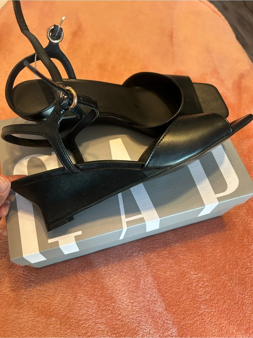 Black Women's Strappy Square-Toe Heeled wedges size 9